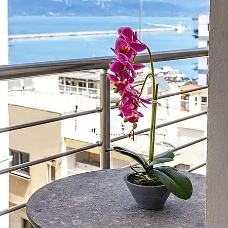 Days Patras